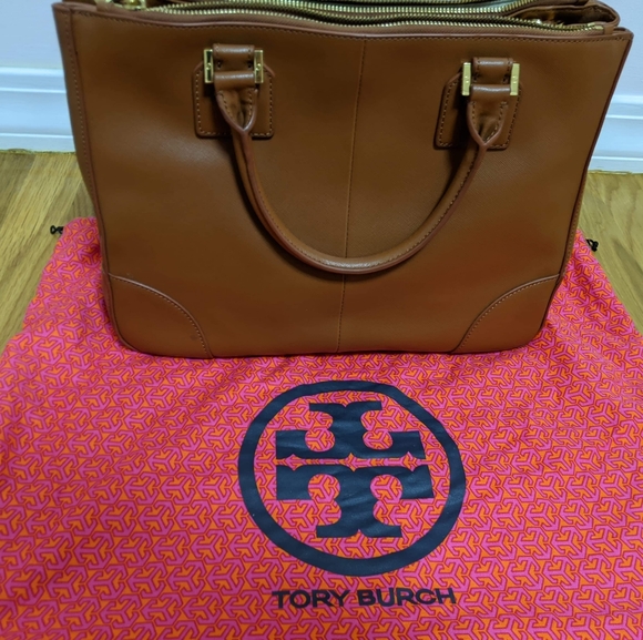 Tory Burch Brown Leather Double Zip Robinson Bag - Picture 2 of 9